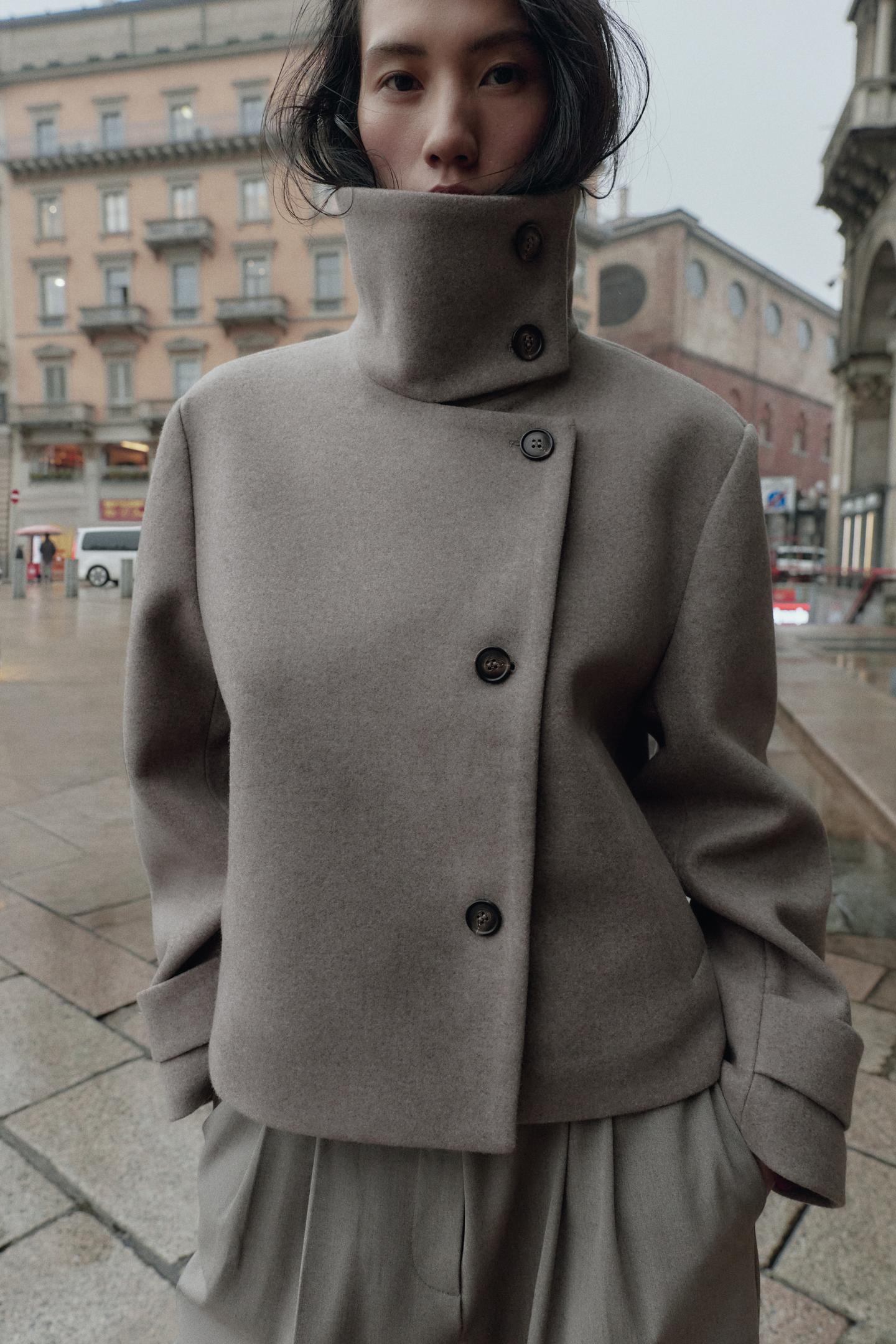 Yoinko - Beige Mantel