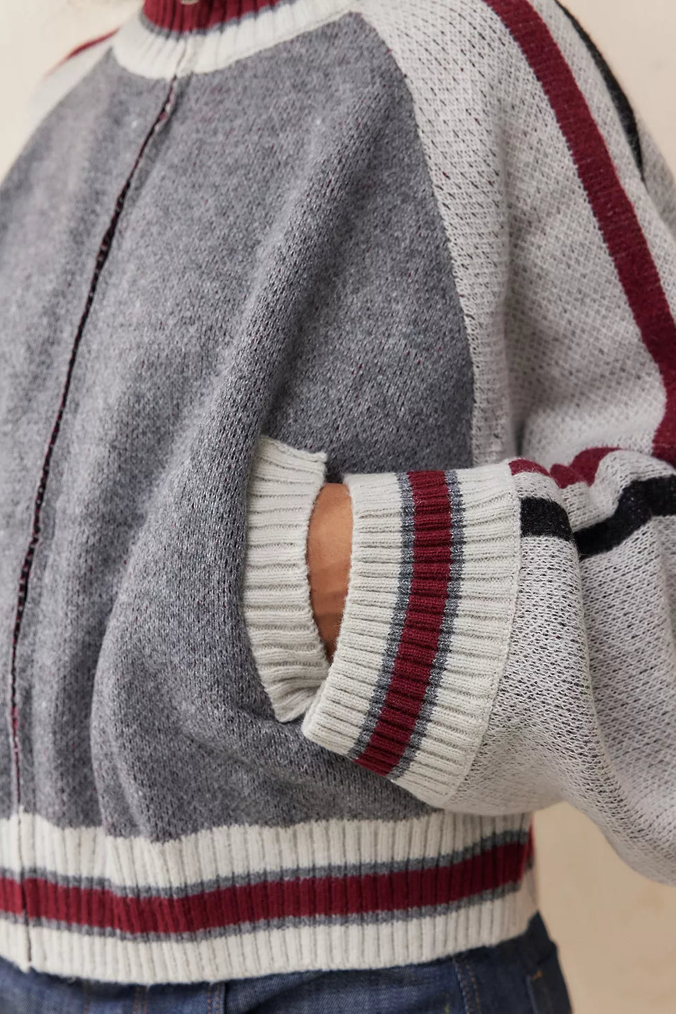 Yoinko - Graue Team 85 Strickbomberjacke