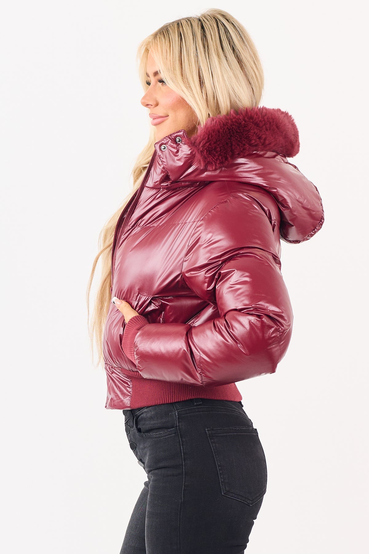 Yoinko - Rote Puffer Jacke mit Fell