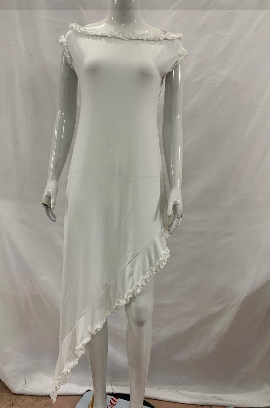 Yoinko - Maxikleid mit Muschelnperlen